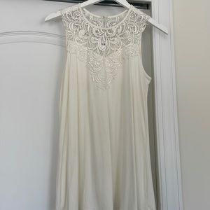 Lace neckline with cotton